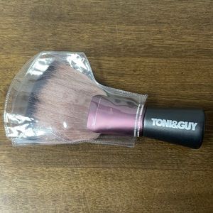 Toni & Guy makeup brush.